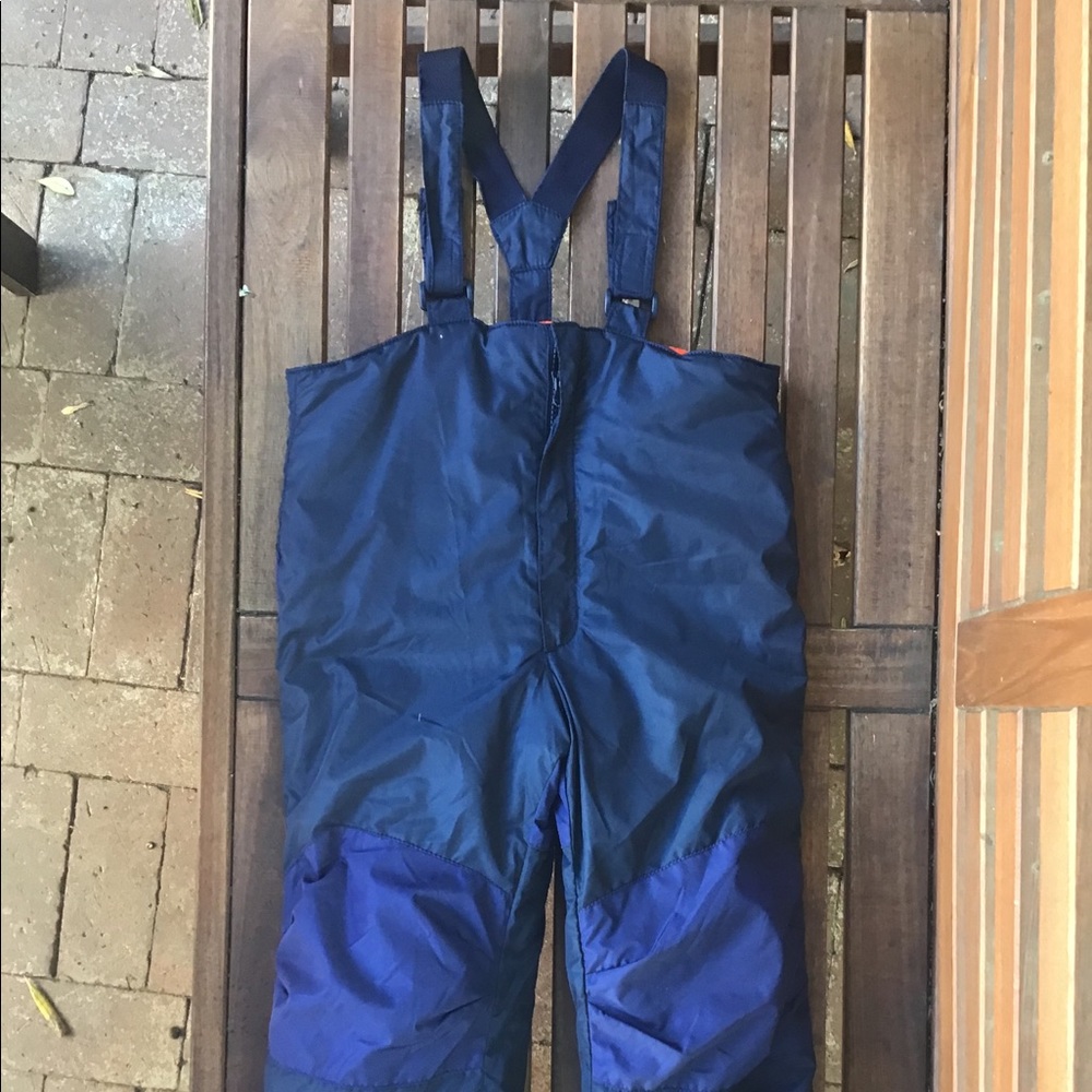 Old Navy 5T toddler snow bib